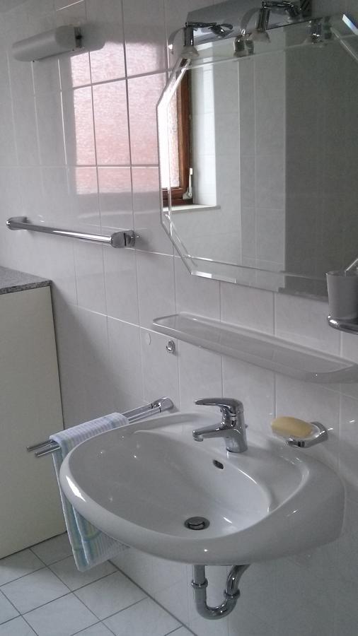 Landgasthof Schaenzer Voerde Bagian luar foto