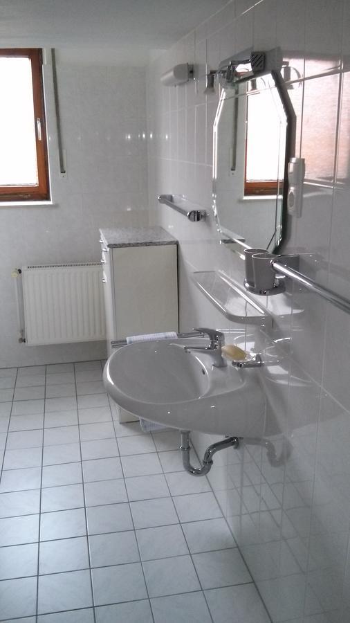 Landgasthof Schaenzer Voerde Bagian luar foto