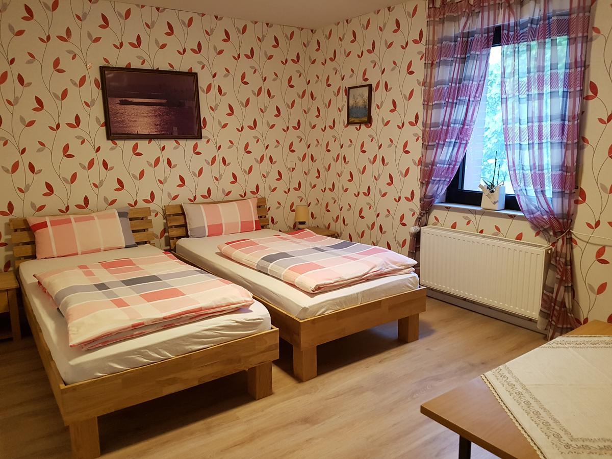 Landgasthof Schaenzer Voerde Bagian luar foto