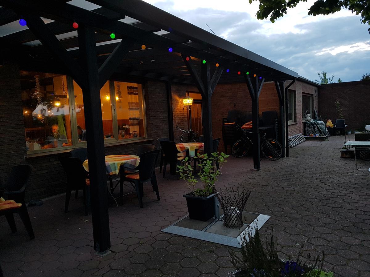 Landgasthof Schaenzer Voerde Bagian luar foto