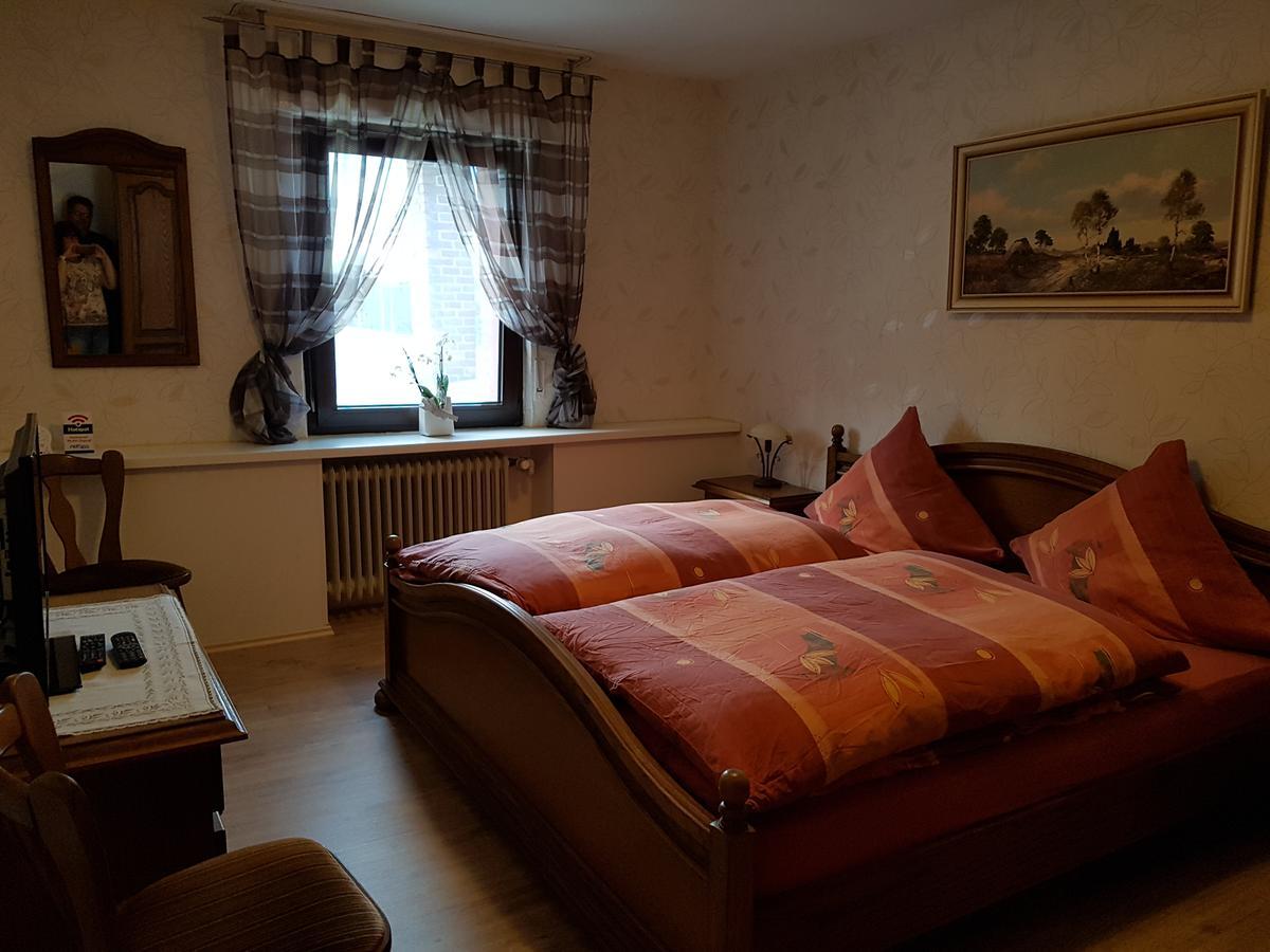 Landgasthof Schaenzer Voerde Bagian luar foto