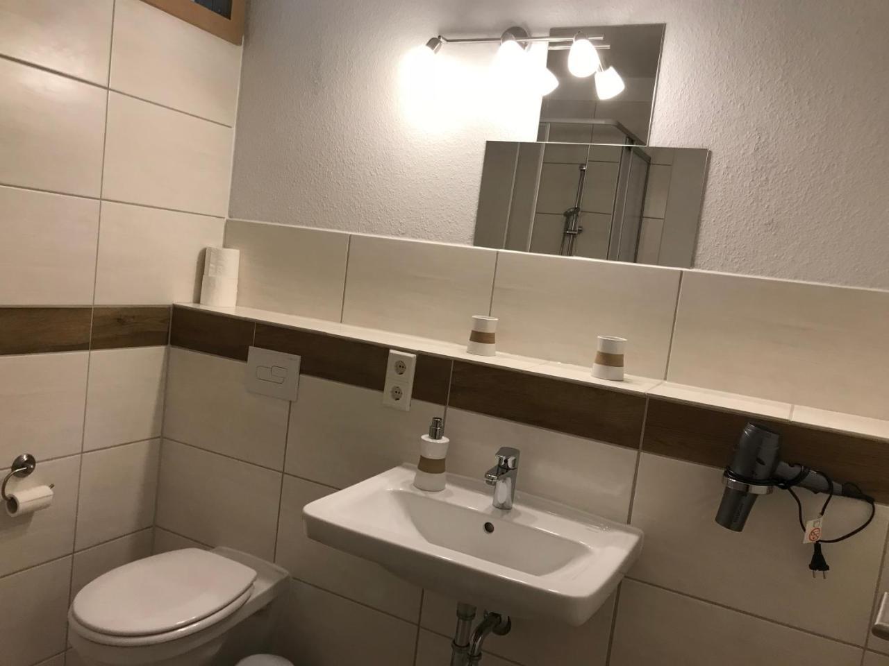 Landgasthof Schaenzer Voerde Bagian luar foto